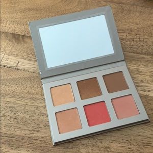 BOGO FREE—ICONIC London BLAZE CHASER FACE PALETTE
